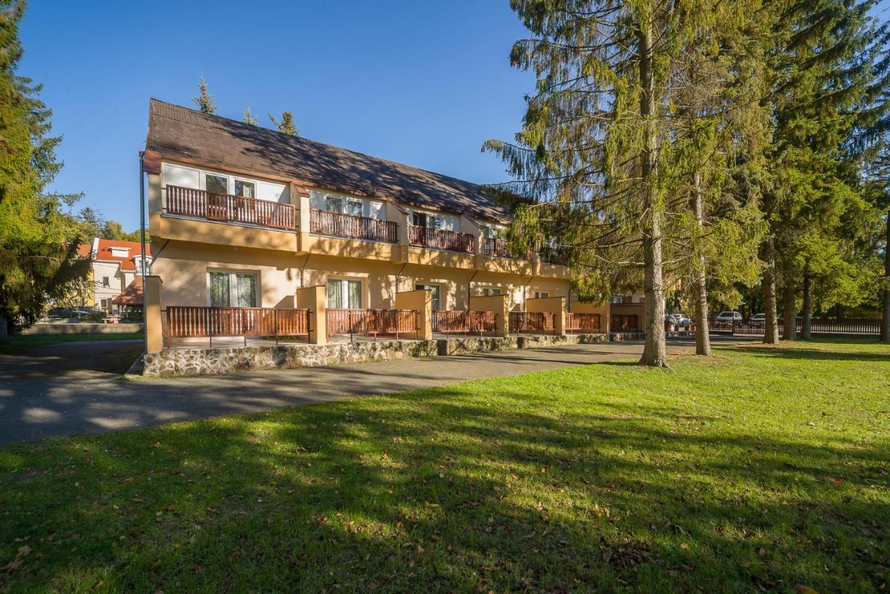 Lipicai Hotel Es Etterem Szilvasvarad Exterior foto