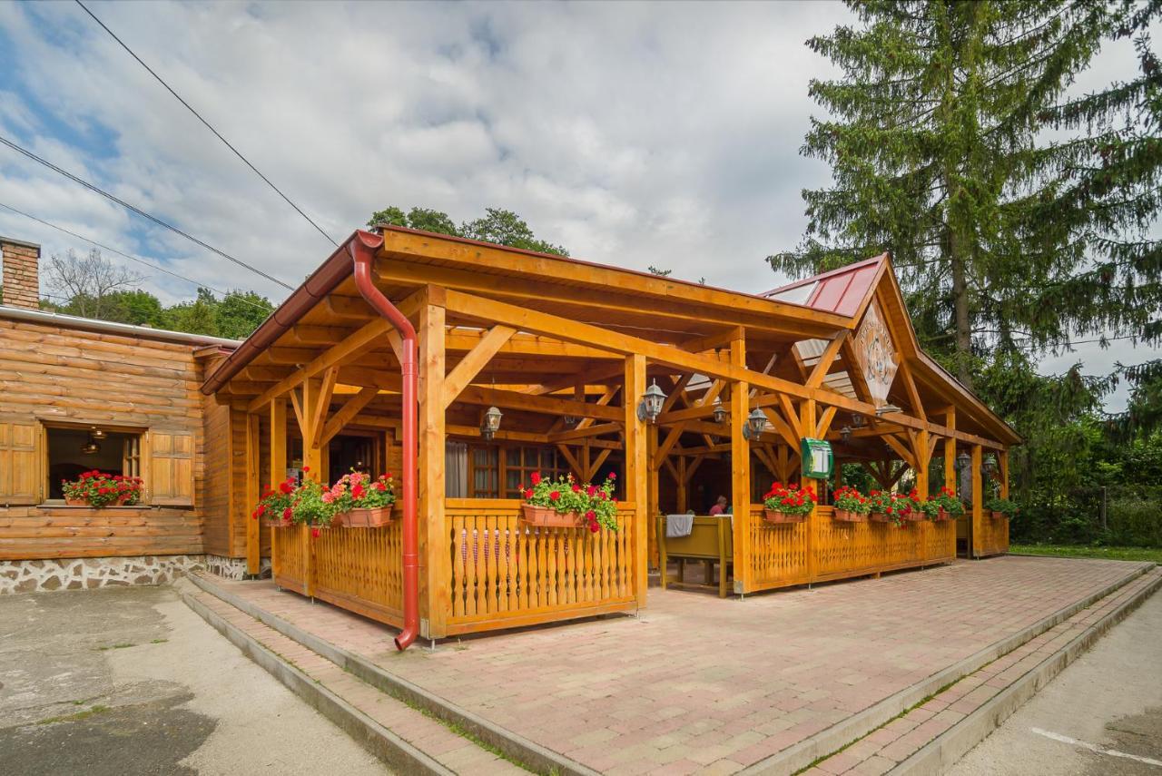 Lipicai Hotel Es Etterem Szilvasvarad Exterior foto