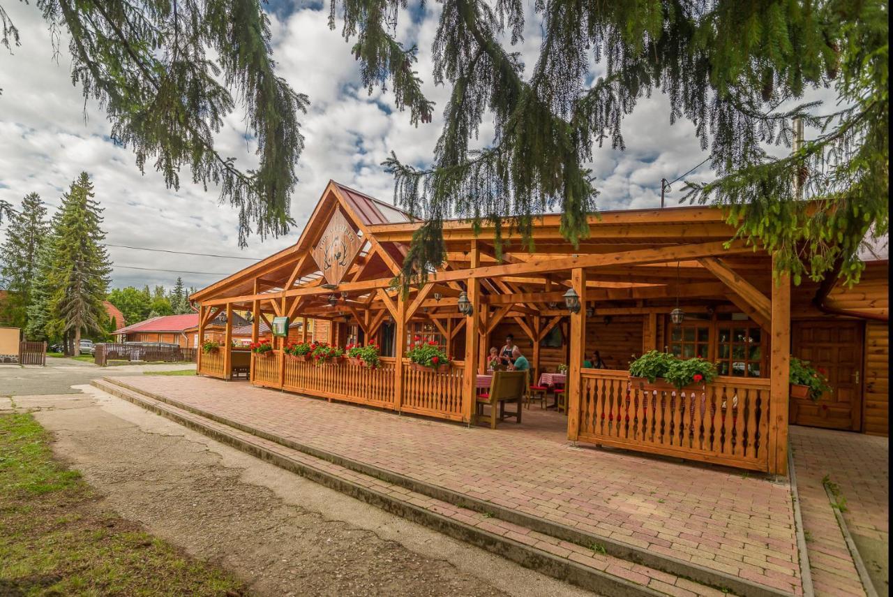 Lipicai Hotel Es Etterem Szilvasvarad Exterior foto