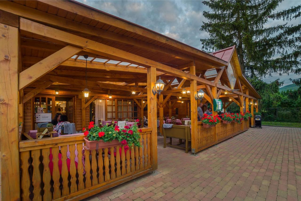 Lipicai Hotel Es Etterem Szilvasvarad Exterior foto