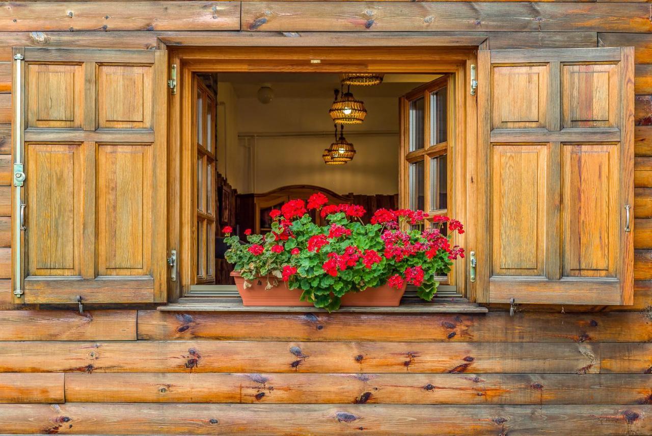 Lipicai Hotel Es Etterem Szilvasvarad Exterior foto